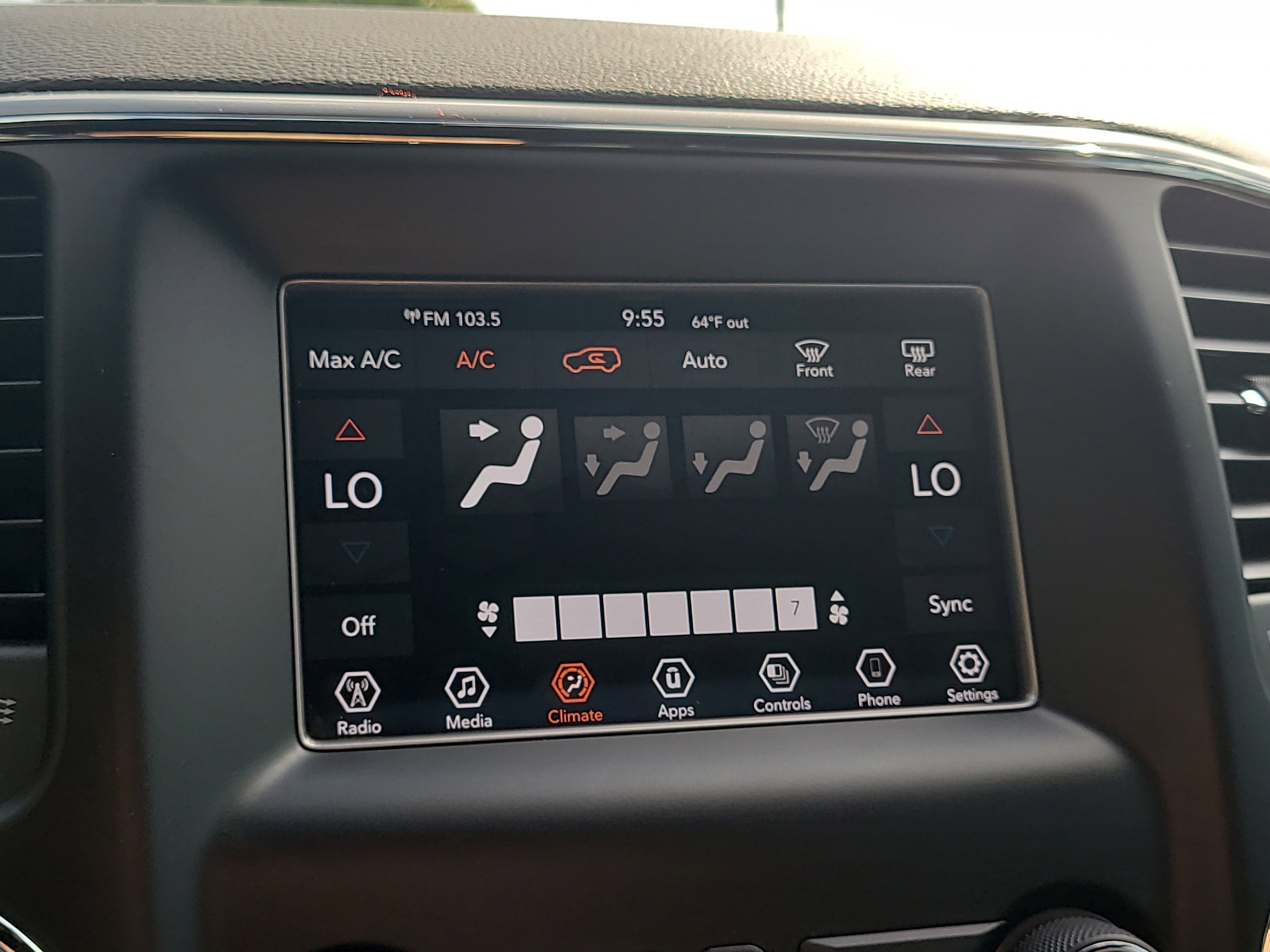 Used 2021 Jeep Grand Cherokee Laredo image 23