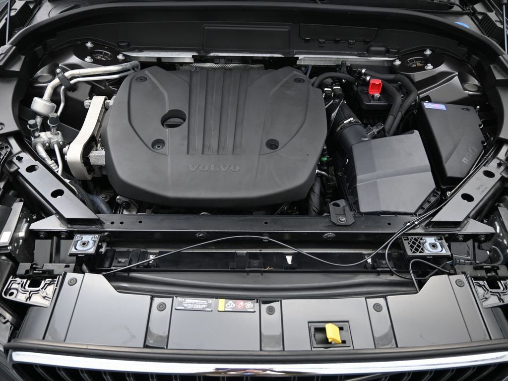 Certified 2023 Volvo XC60 B5 Plus w/ Protection Package Premier image 13