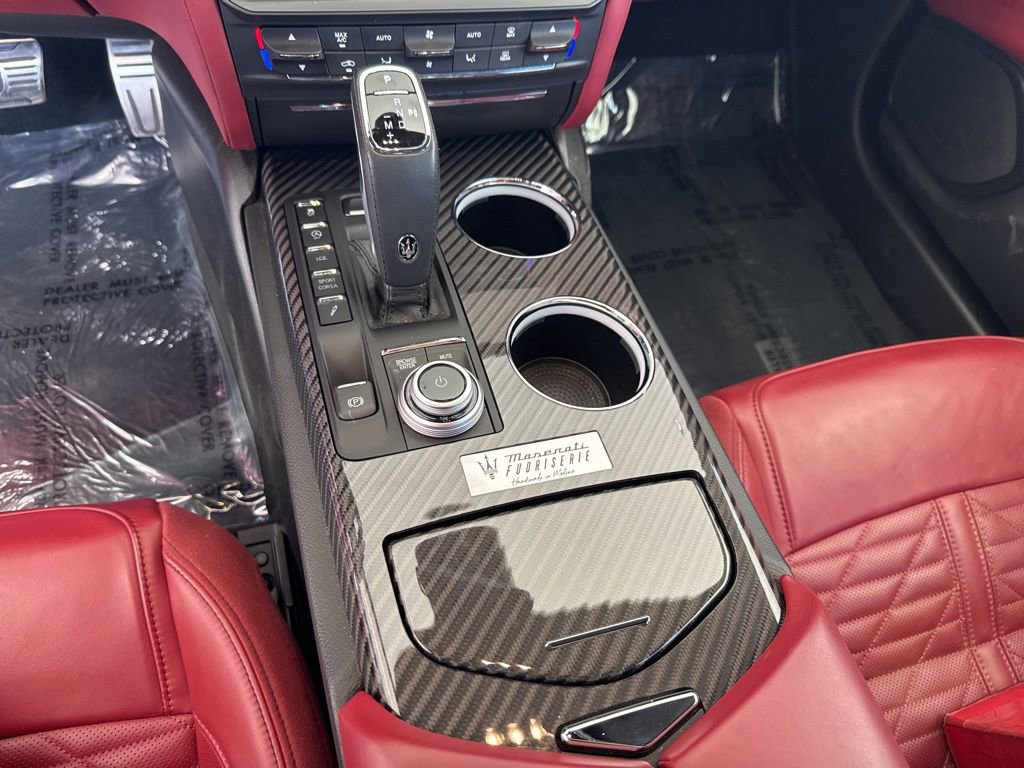 Used 2022 Maserati Quattroporte Trofeo image 13