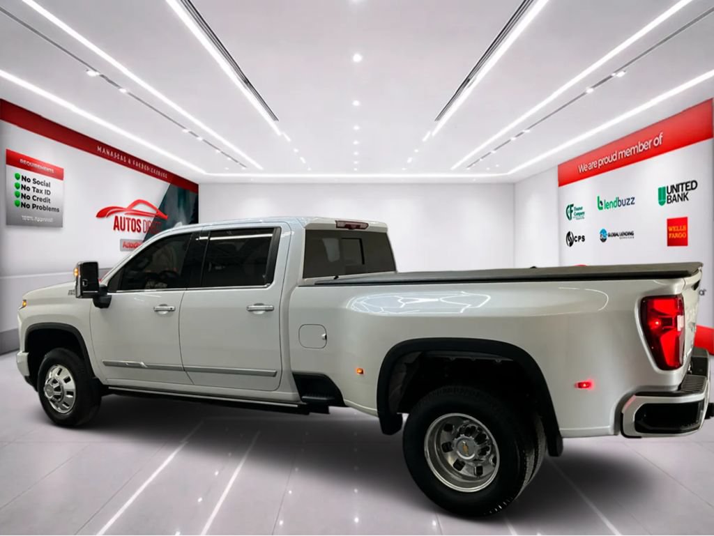 Used 2024 Chevrolet Silverado 3500 High Country w/ High Country Premium Package AWD/4WD image 5