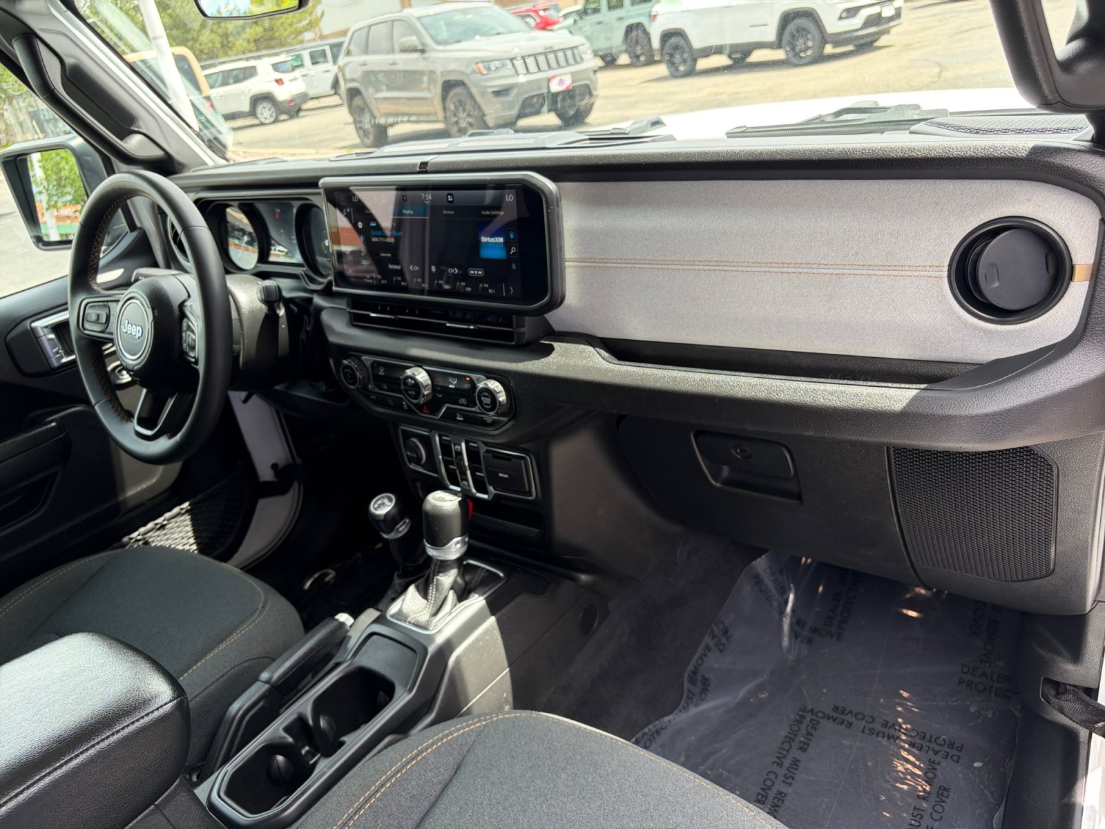 Used 2024 Jeep Wrangler Unlimited AWD/4WD image 30