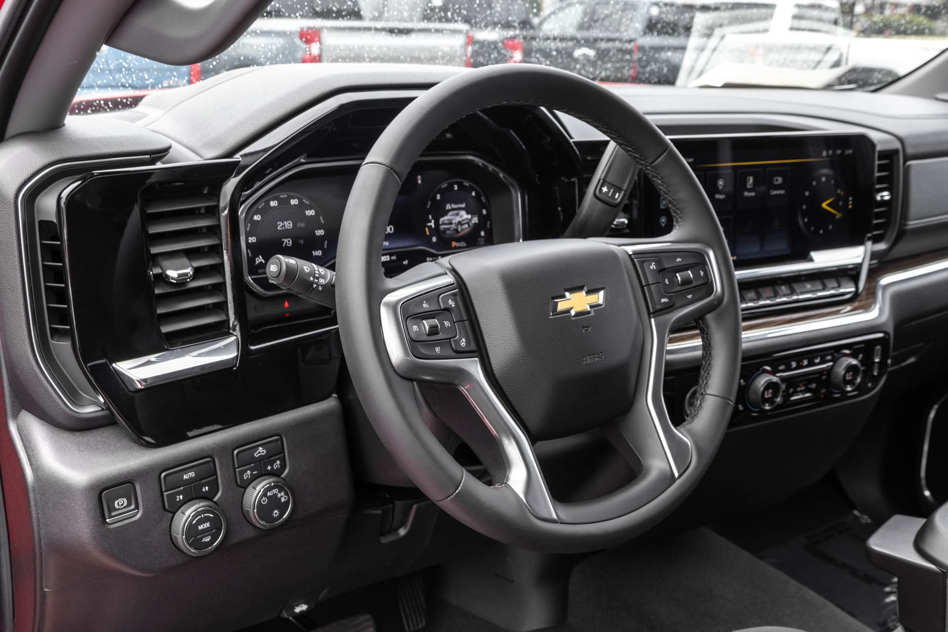 Used 2024 Chevrolet Silverado 1500 LT AWD/4WD image 35