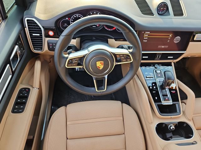 Used 2023 Porsche Cayenne Platinum Edition image 12