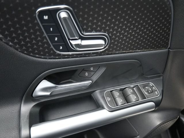 New 2025 Mercedes-Benz GLA 250 image 13