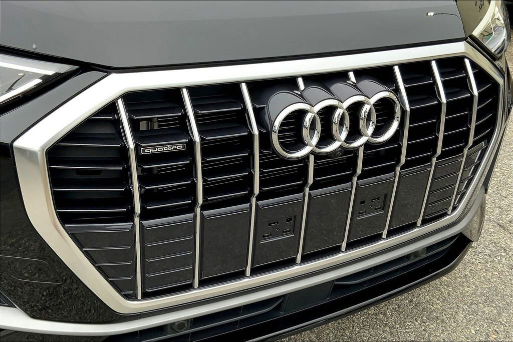 Certified 2024 Audi Q3 2.0T Premium Plus image 32