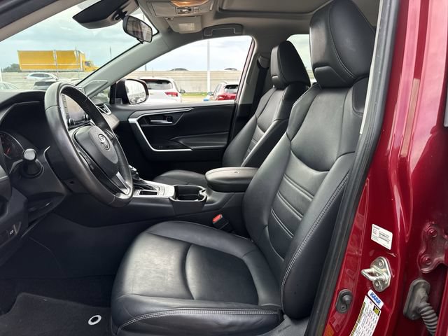 Used 2020 Toyota RAV4 XLE Premium FWD image 29