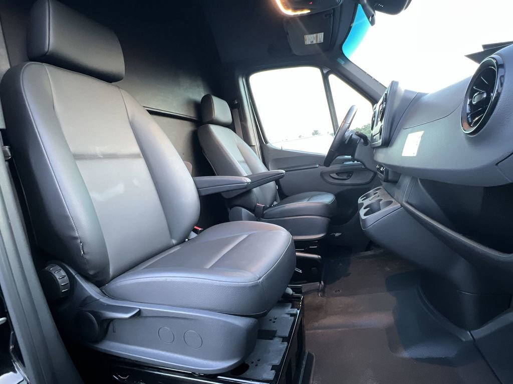 Used 2019 Mercedes-Benz Sprinter 170 image 28