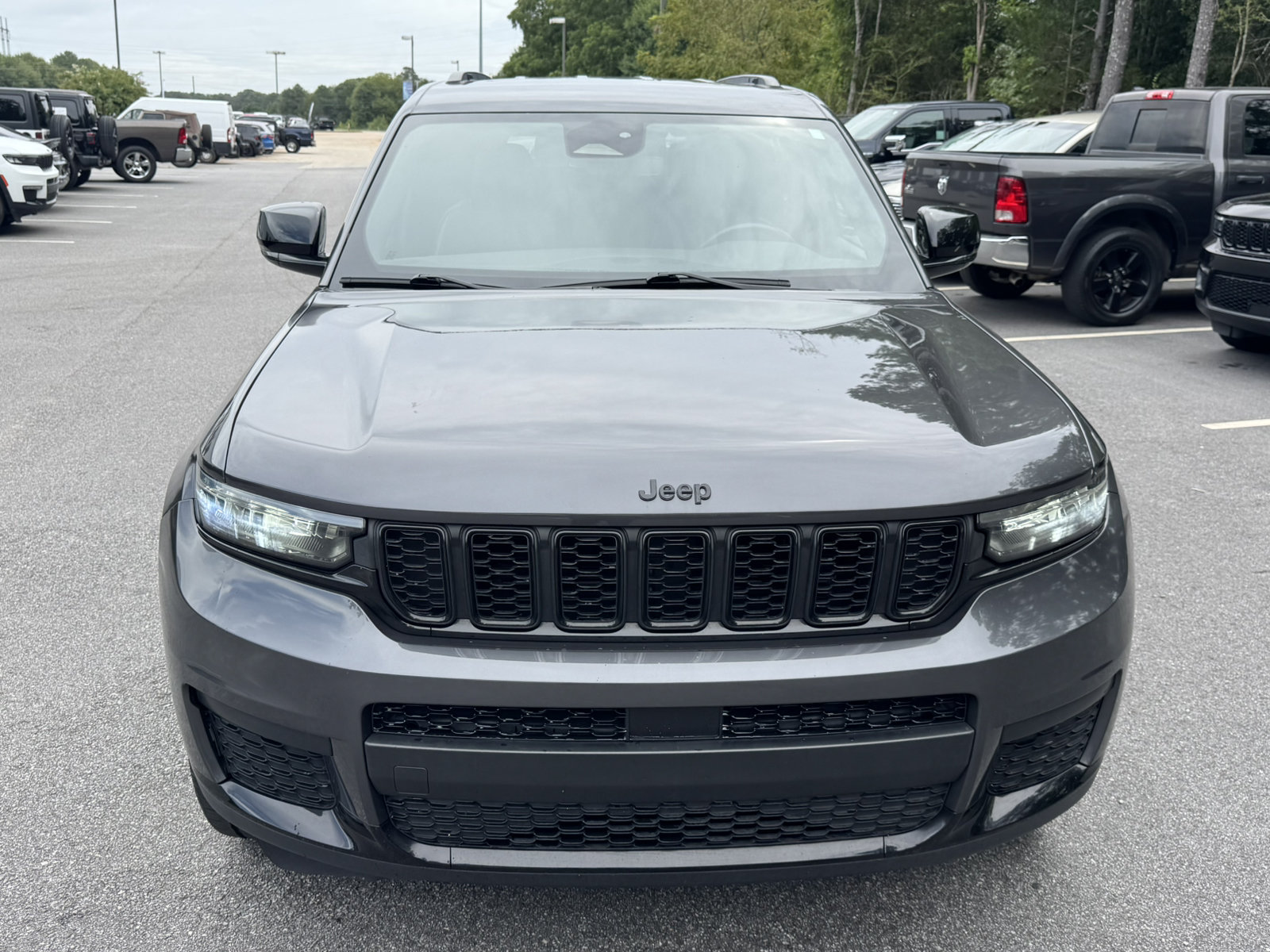 Used 2022 Jeep Grand Cherokee L Laredo AWD/4WD image 2