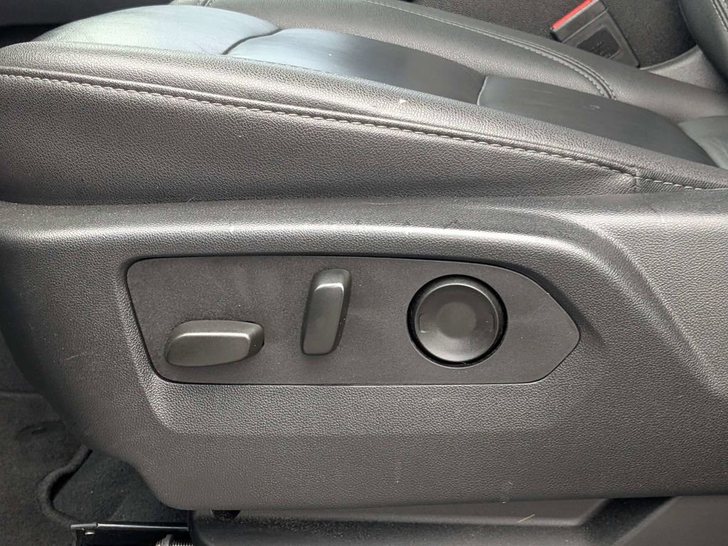 Used 2024 Chevrolet Tahoe LT RWD image 22