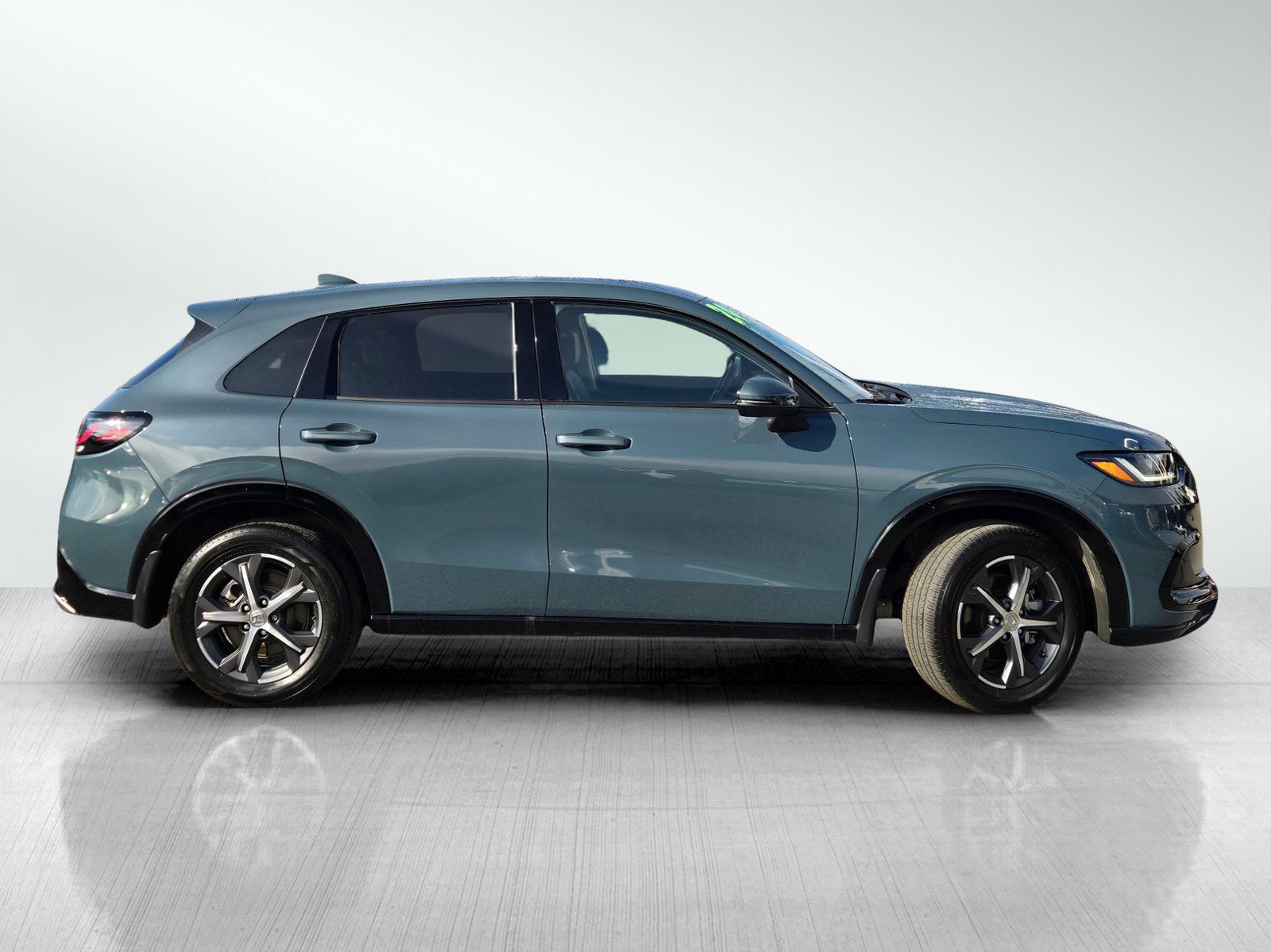 Used 2024 Honda HR-V EX-L image 3