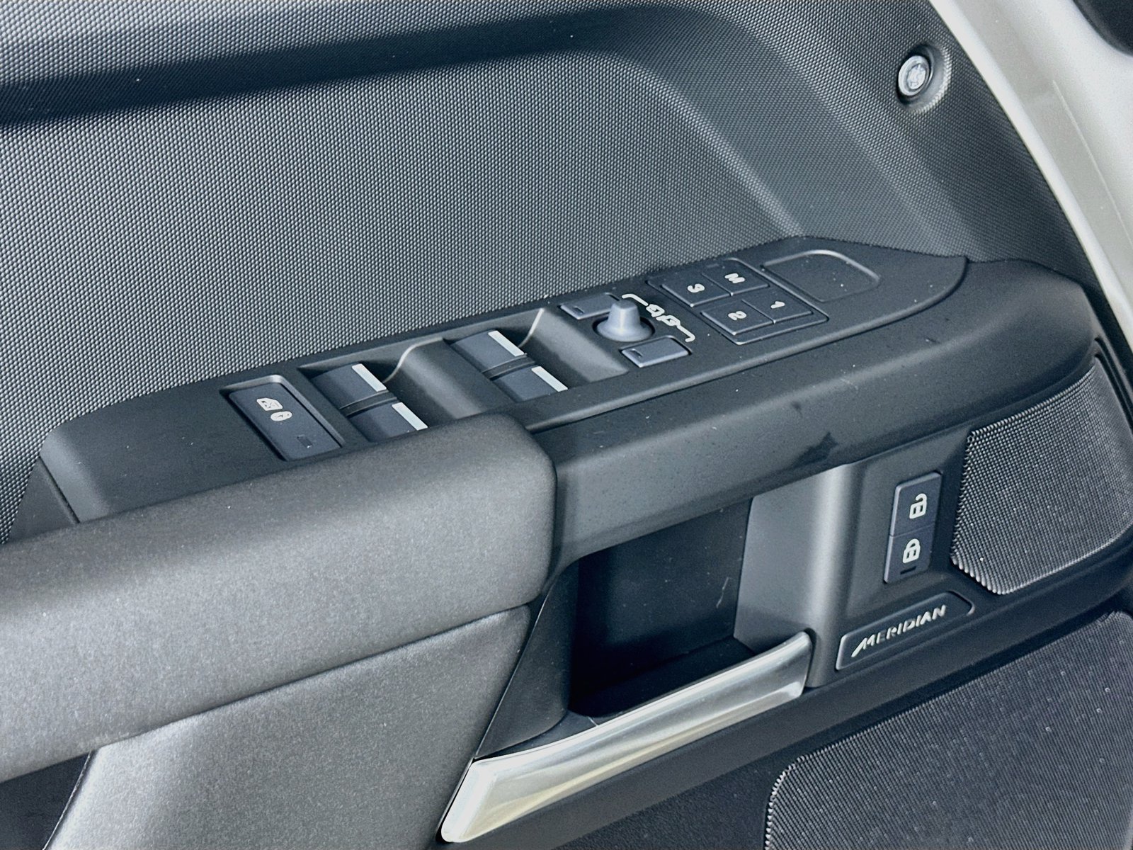 New 2026 Land Rover Defender 110 S AWD/4WD image 18