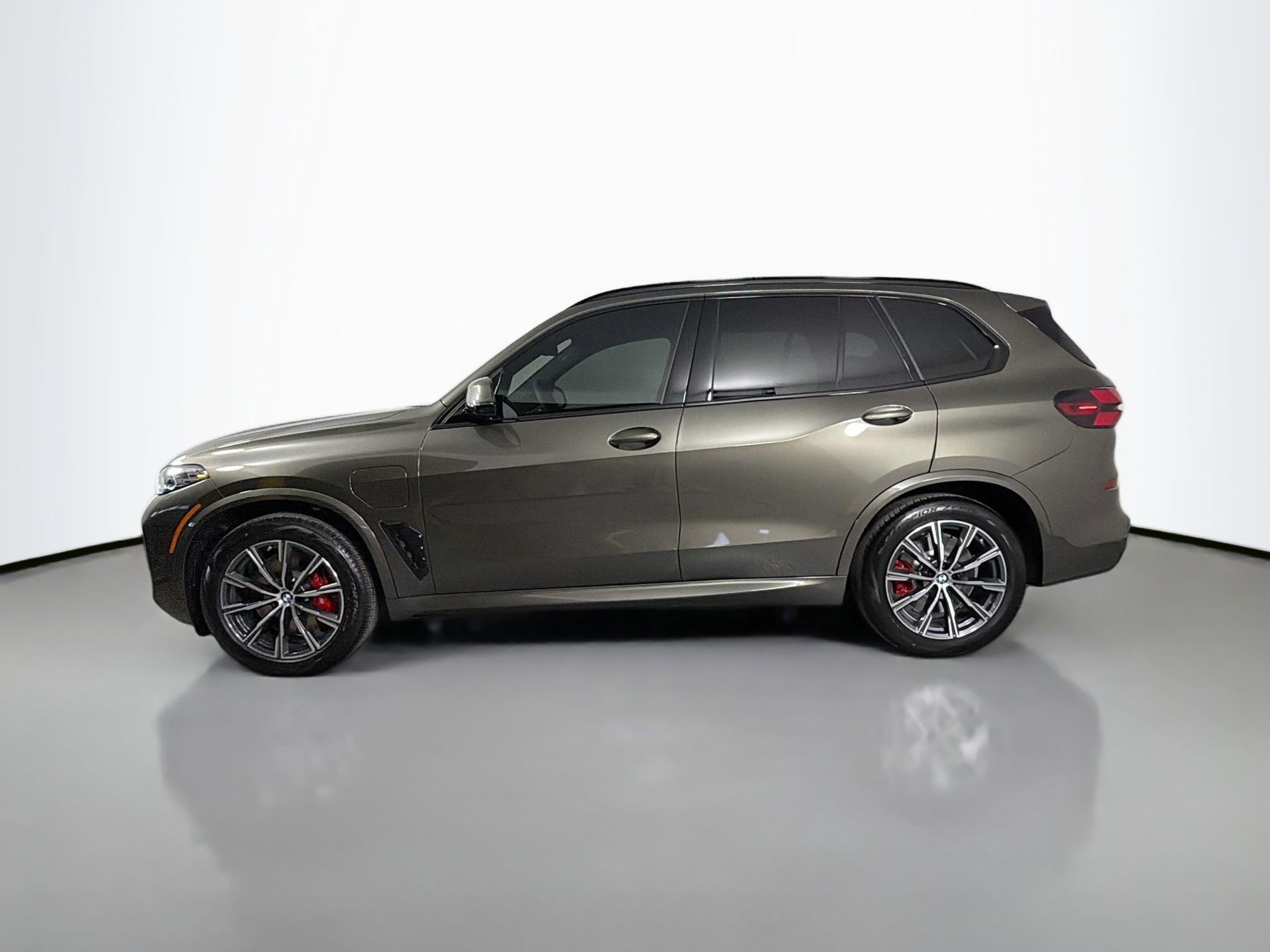 New 2026 BMW X5 xDrive50e w/ M Sport Package image 8