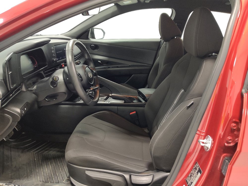 Used 2025 Hyundai Elantra Sport FWD image 17