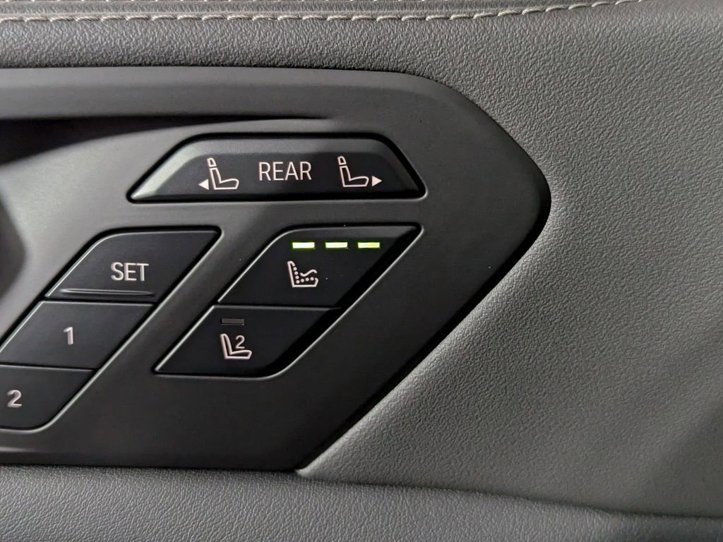 Used 2026 BMW X7 M60i image 17