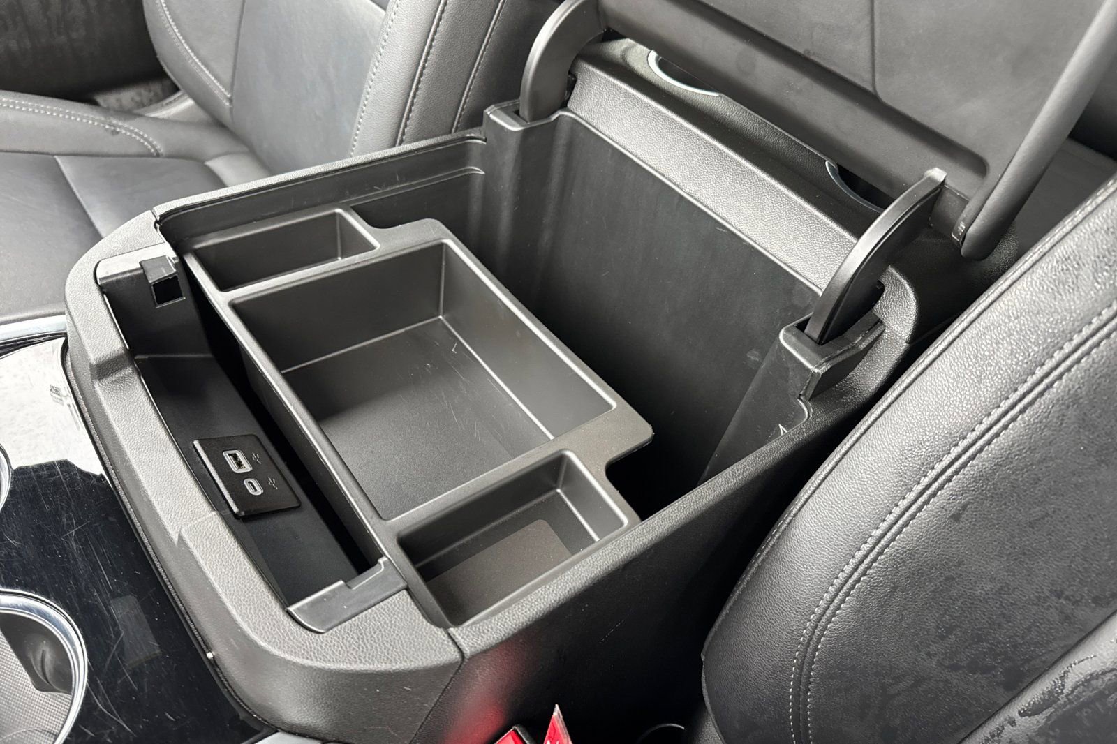 Used 2025 Chevrolet Suburban Z71 AWD/4WD image 27