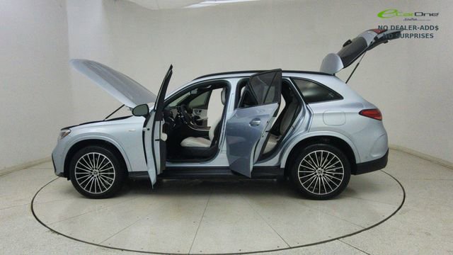 Used 2025 Mercedes-Benz GLC 350e 4MATIC w/ AMG Line image 76