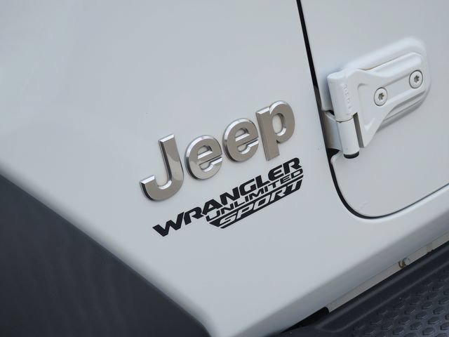 Used 2018 Jeep Wrangler Unlimited Sport S AWD/4WD image 9