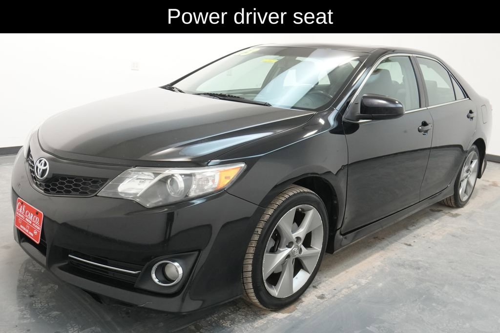 Used 2013 Toyota Camry SE w/ Leather Pkg image 3