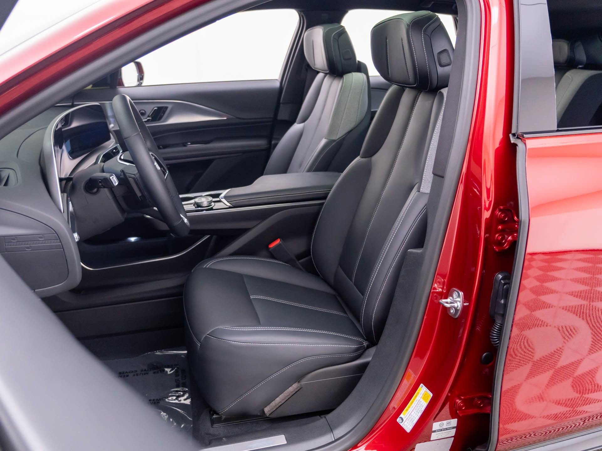 Certified 2024 Cadillac Lyriq Tech AWD/4WD image 20