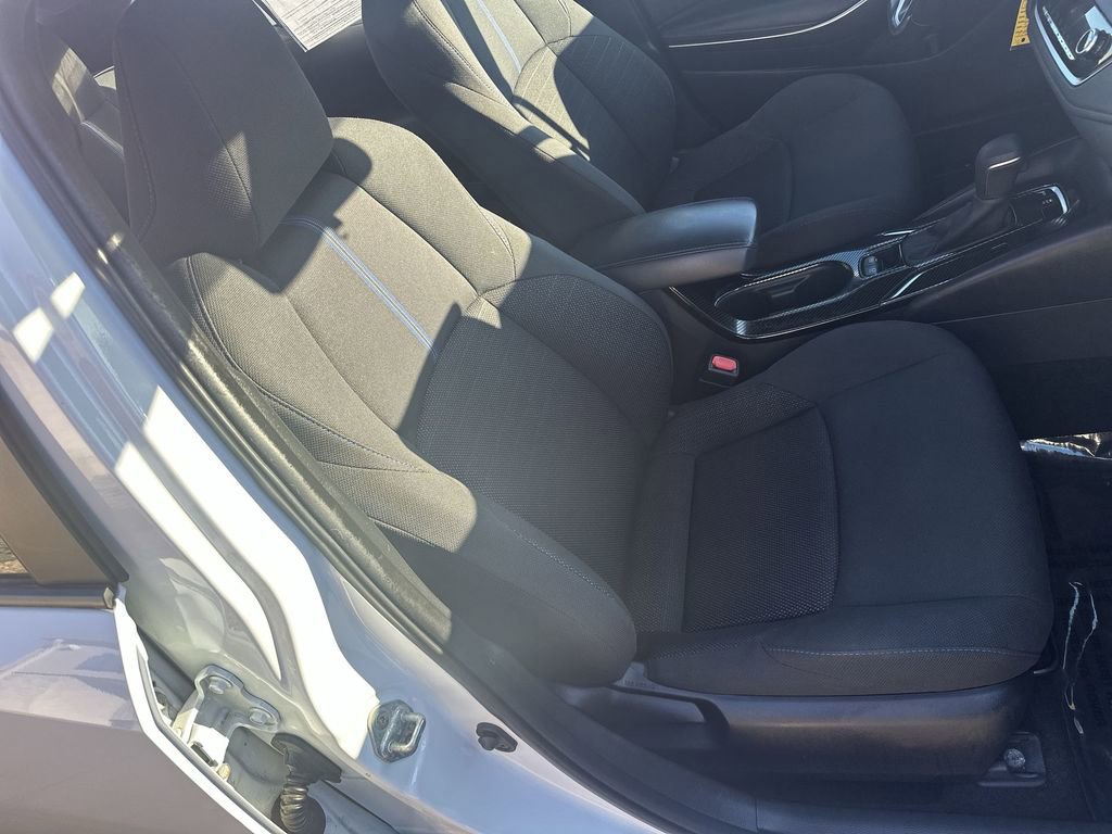 Used 2022 Toyota Corolla SE w/ Carpet Mat Package (TMS) image 23