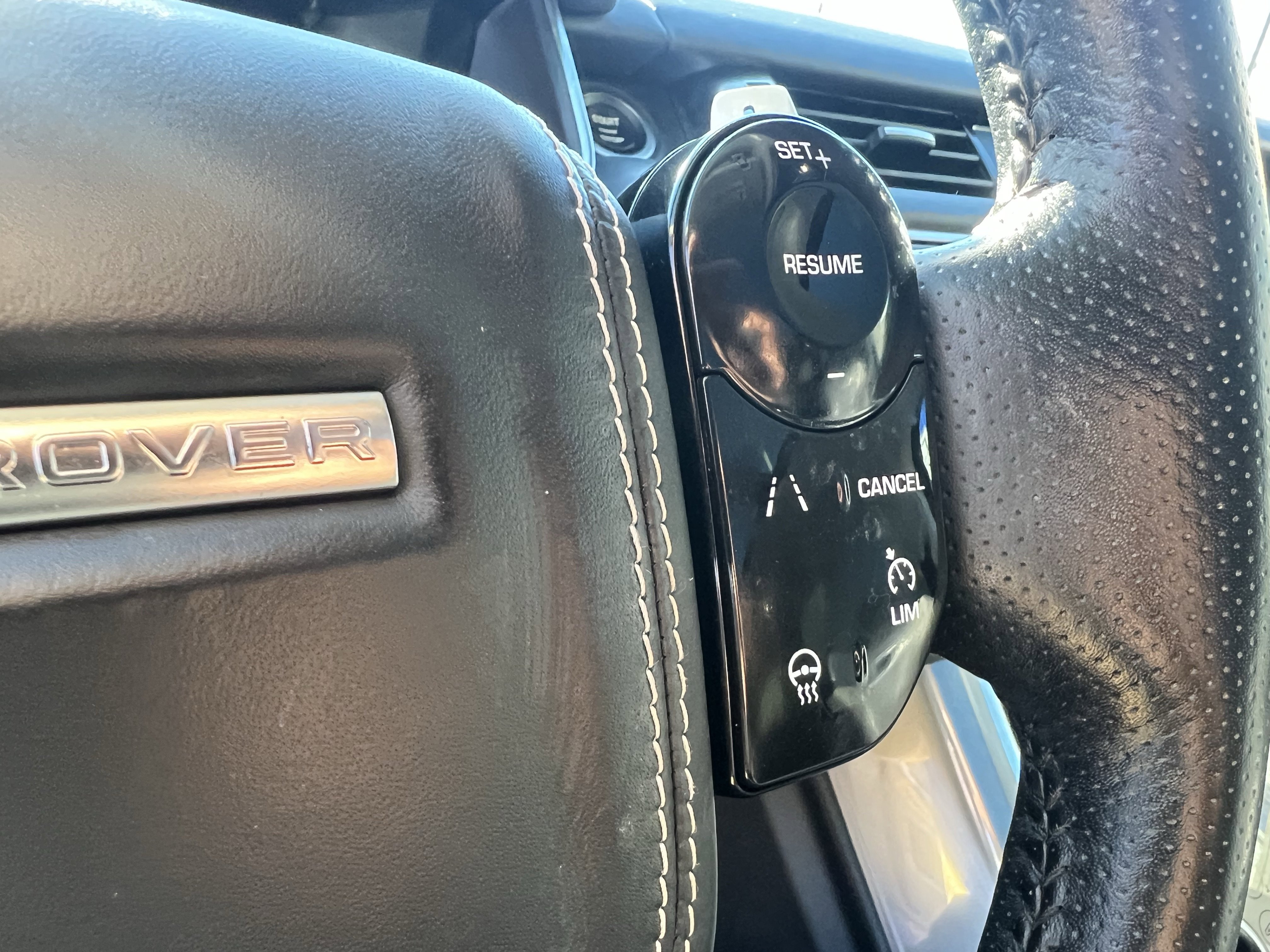 Used 2022 Land Rover Range Rover Sport SVR image 20