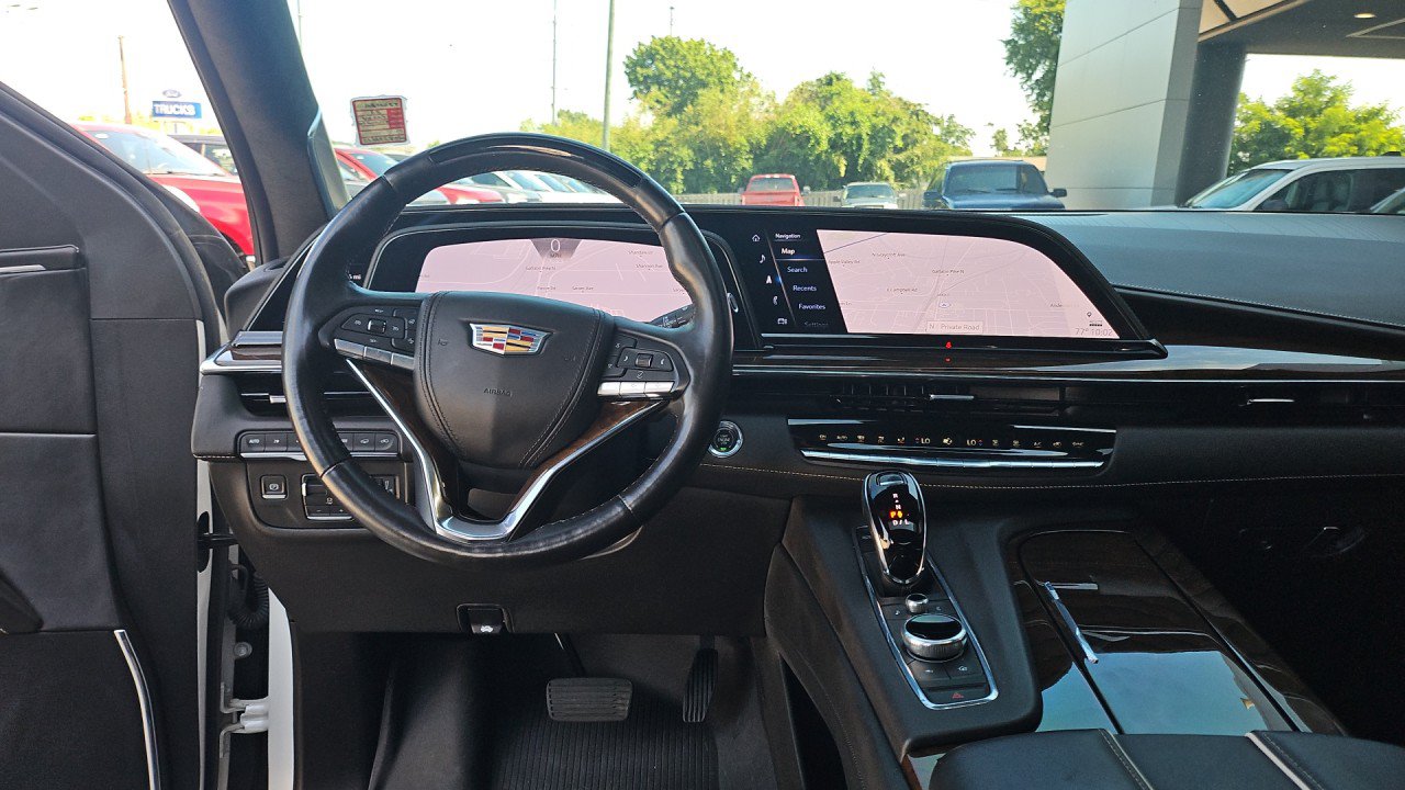 Used 2023 Cadillac Escalade Sport Platinum AWD/4WD image 17