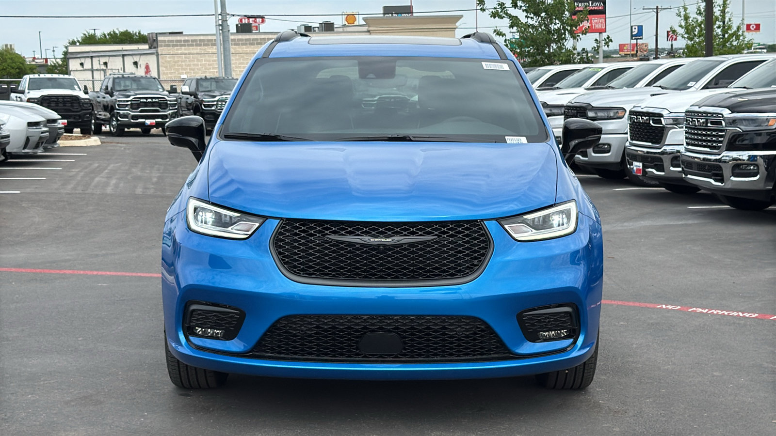New 2026 Chrysler Pacifica Limited FWD image 8
