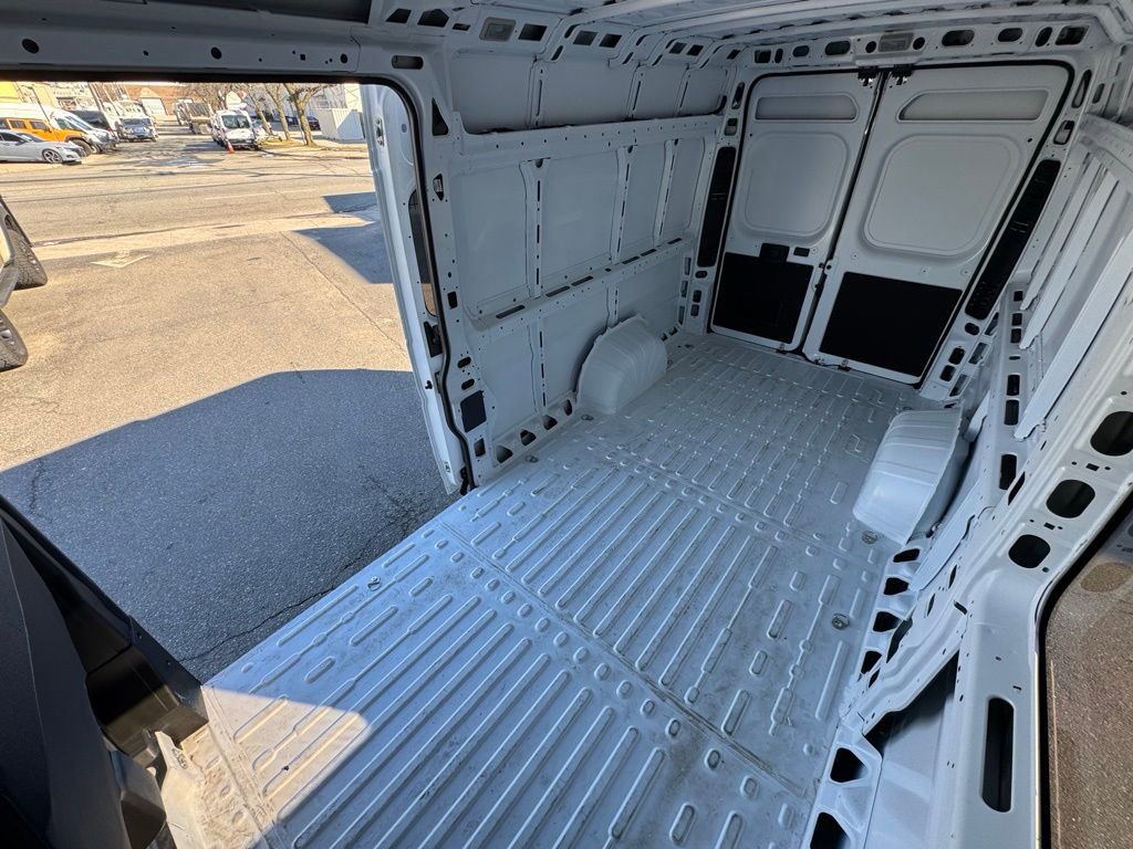 Used 2025 RAM ProMaster 3500 w/ Crew Van Package image 11