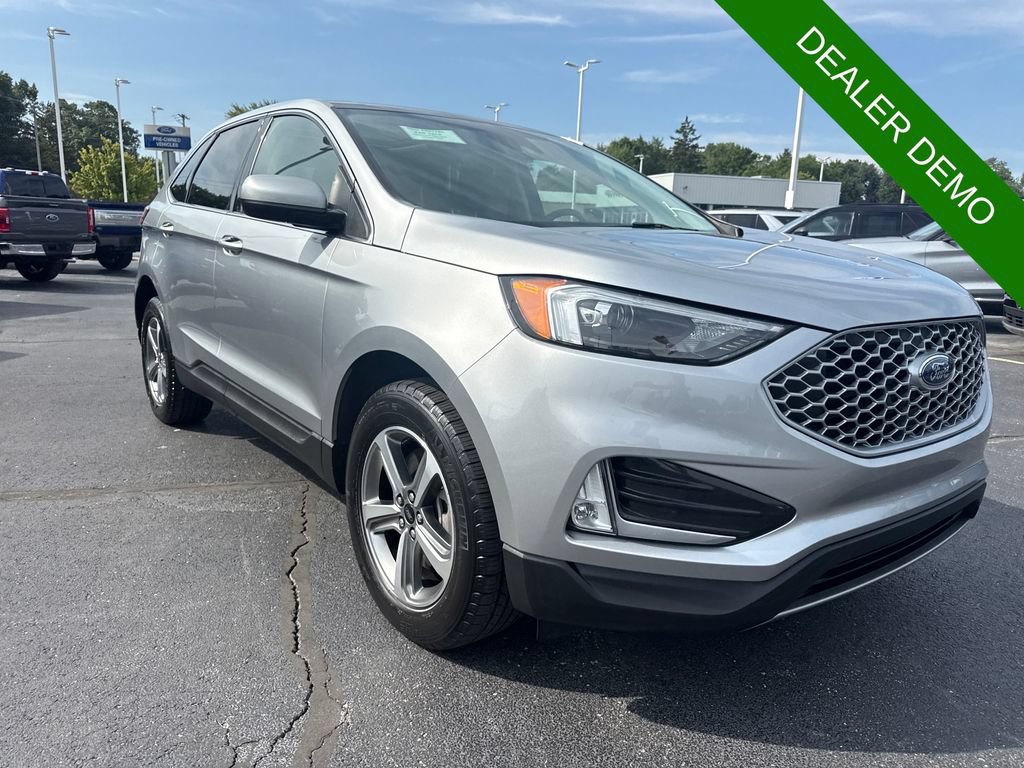 Used 2023 Ford Edge SEL AWD/4WD image 4