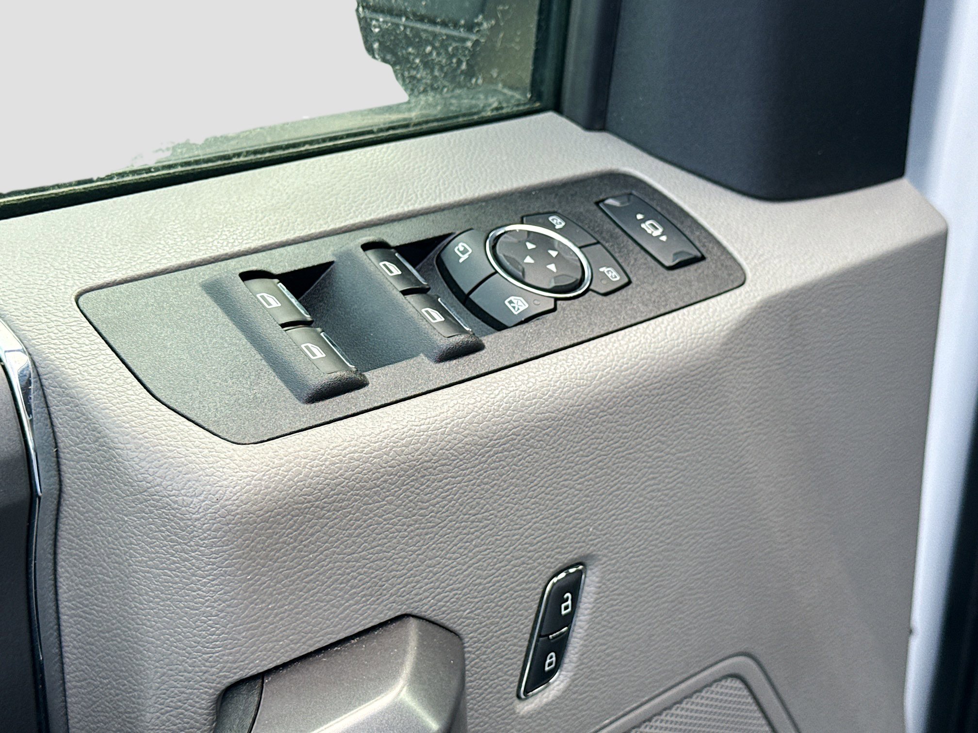 Certified 2021 Ford F350 XLT w/ XLT Premium Package image 7