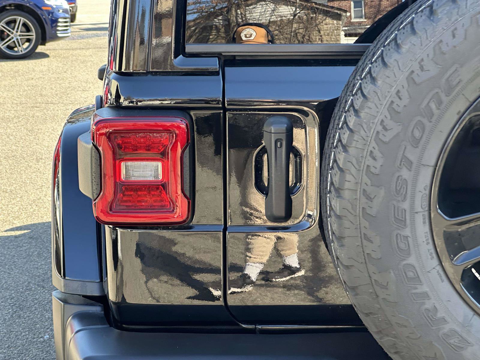Used 2021 Jeep Wrangler Unlimited Sahara AWD/4WD image 11
