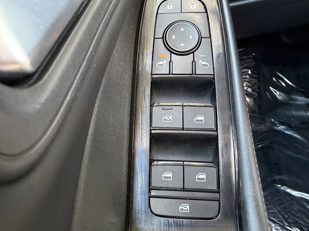 Used 2025 Nissan Rogue SV image 22