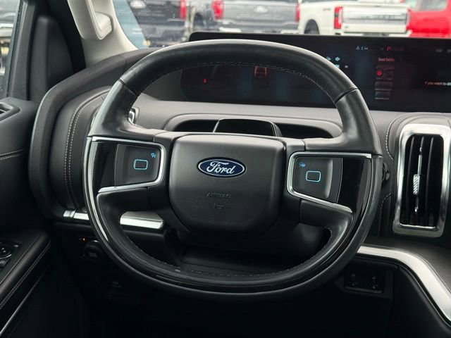 Certified 2025 Ford Expedition Max Platinum image 9