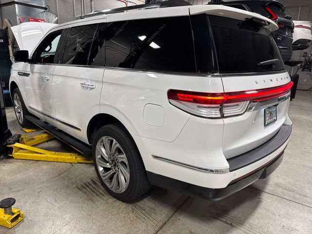 Certified 2024 Lincoln Navigator Premiere AWD/4WD image 5