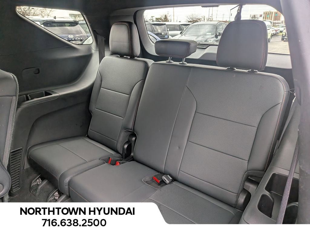 Used 2025 Chevrolet Traverse Z71 w/ Enhanced Driving Package AWD/4WD image 38