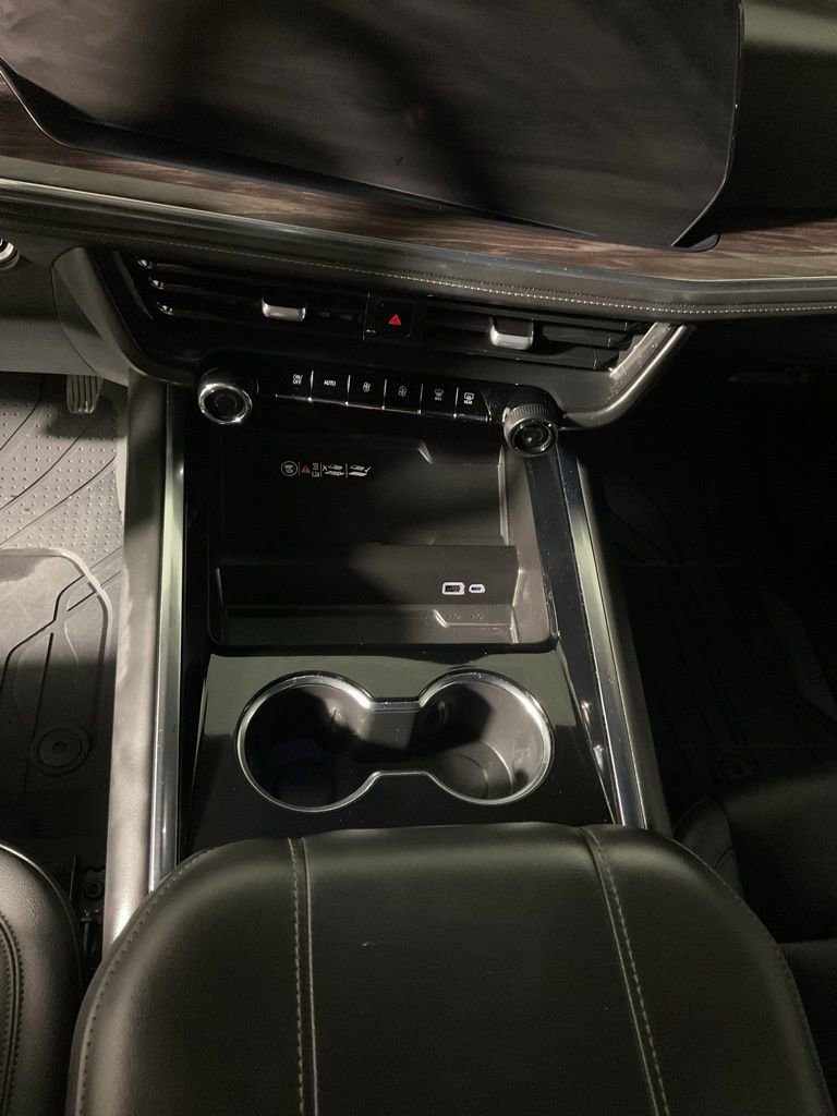 Used 2025 Chevrolet Tahoe Z71 w/ Comfort Package image 29