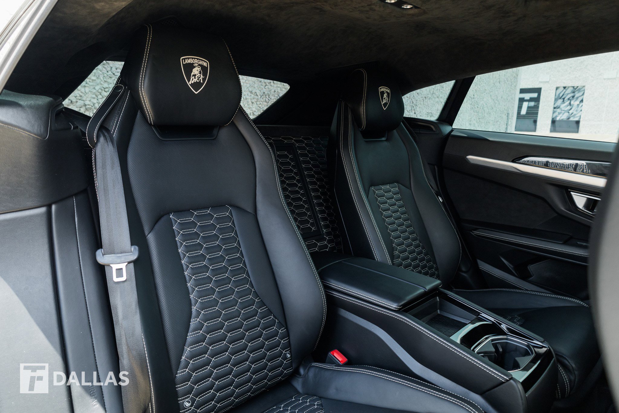 Used 2019 Lamborghini Urus AWD/4WD image 38
