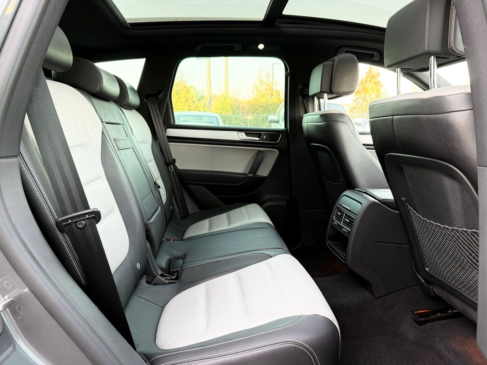 Used 2017 Volkswagen Touareg Wolfsburg Edition AWD/4WD image 26