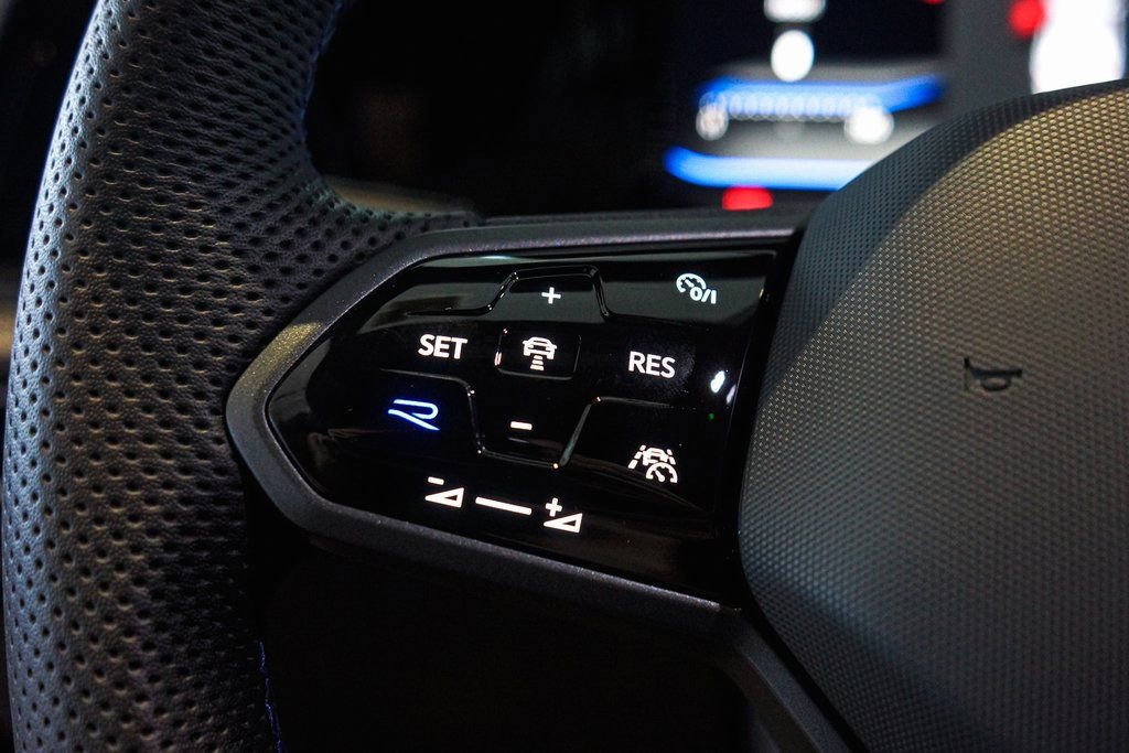 New 2024 Volkswagen Golf R image 13