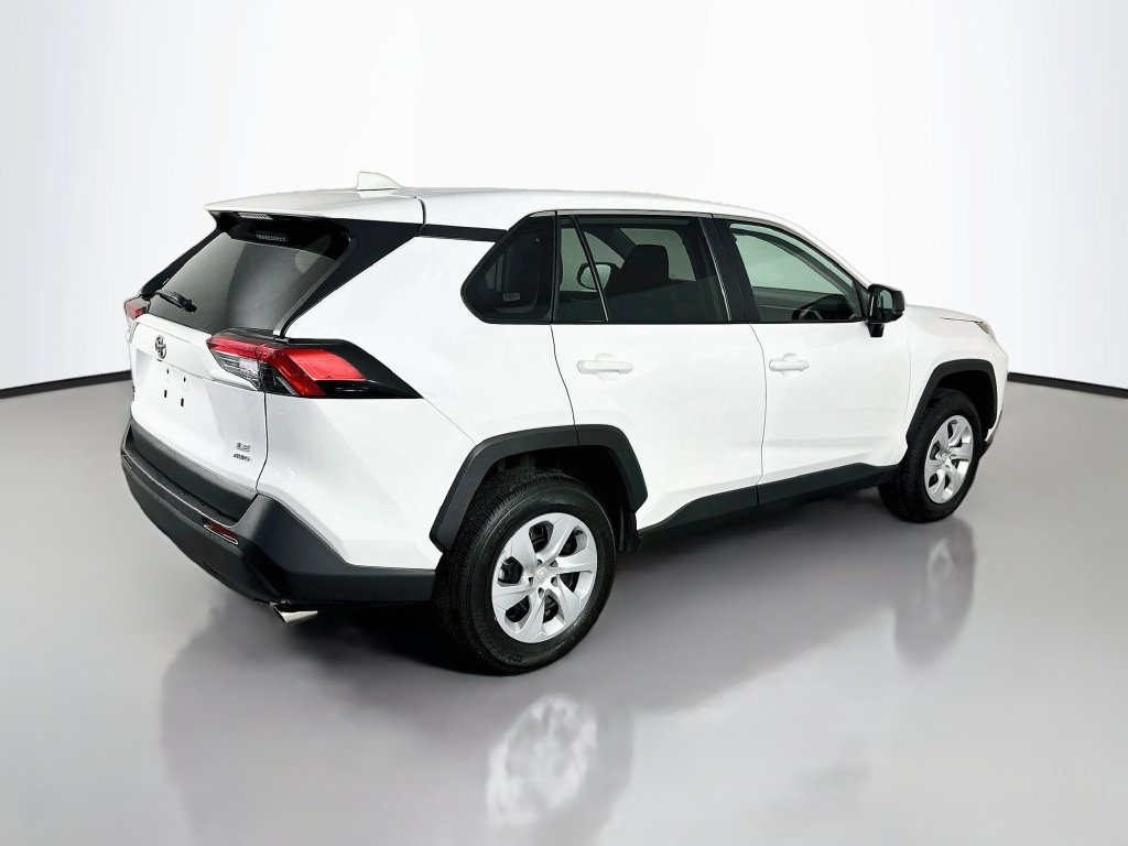 Used 2025 Toyota RAV4 LE AWD/4WD image 7
