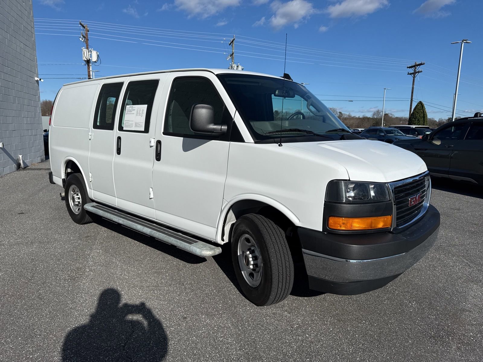 Used 2024 GMC Savana 2500 w/ Driver Convenience Package image 3