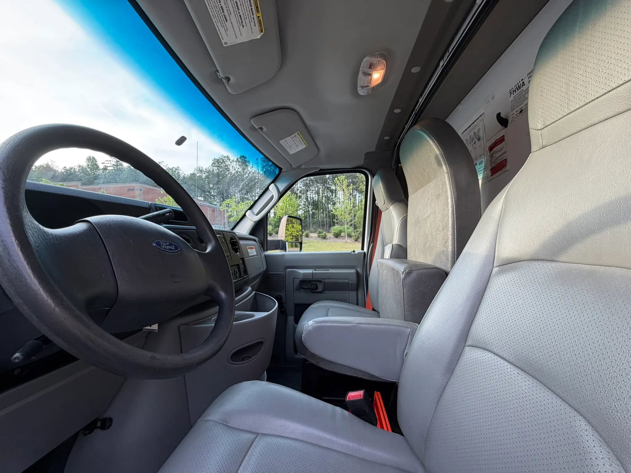 Used 2016 Ford E-350 and Econoline 350 Super Duty RWD image 15