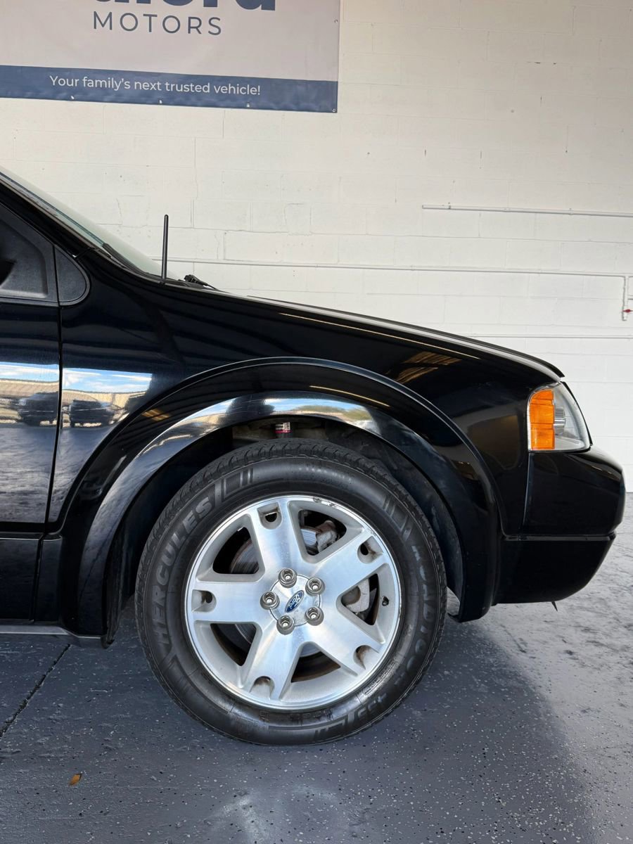 Used 2006 Ford Freestyle Limited image 10