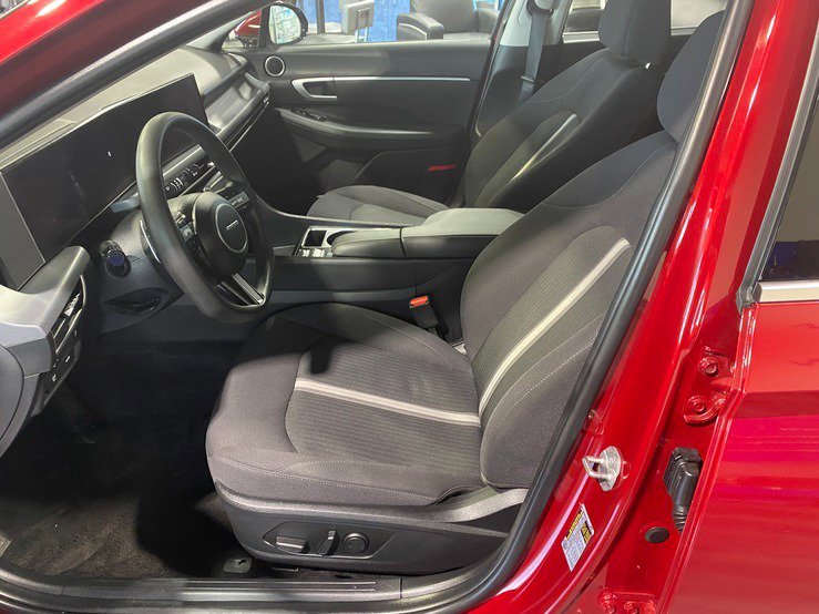 Used 2025 Hyundai Sonata SEL FWD image 14