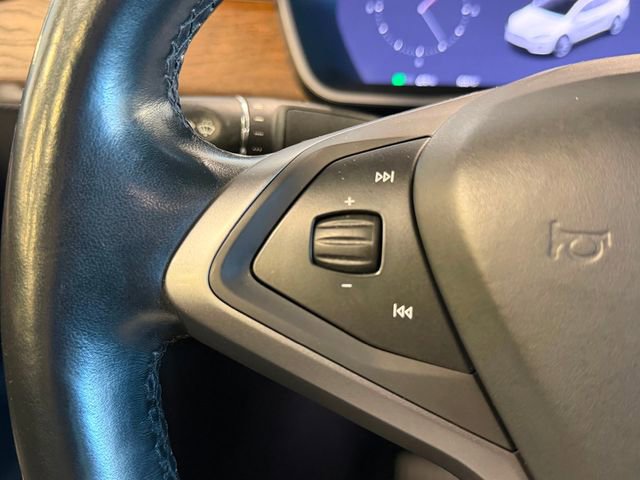 Used 2021 Tesla Model X Long Range image 28