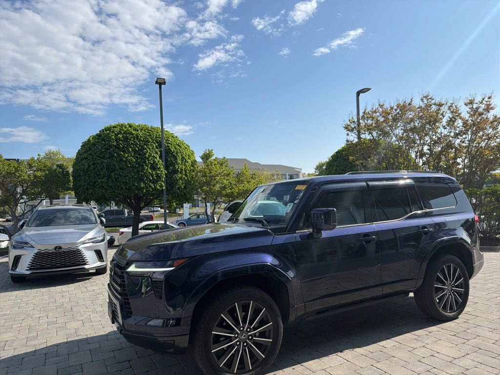 Used 2024 Lexus GX 550 w/ Accessory Package (2T) image 28