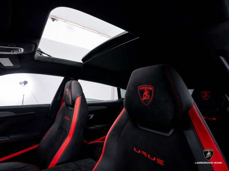 Used 2023 Lamborghini Urus Performante image 32