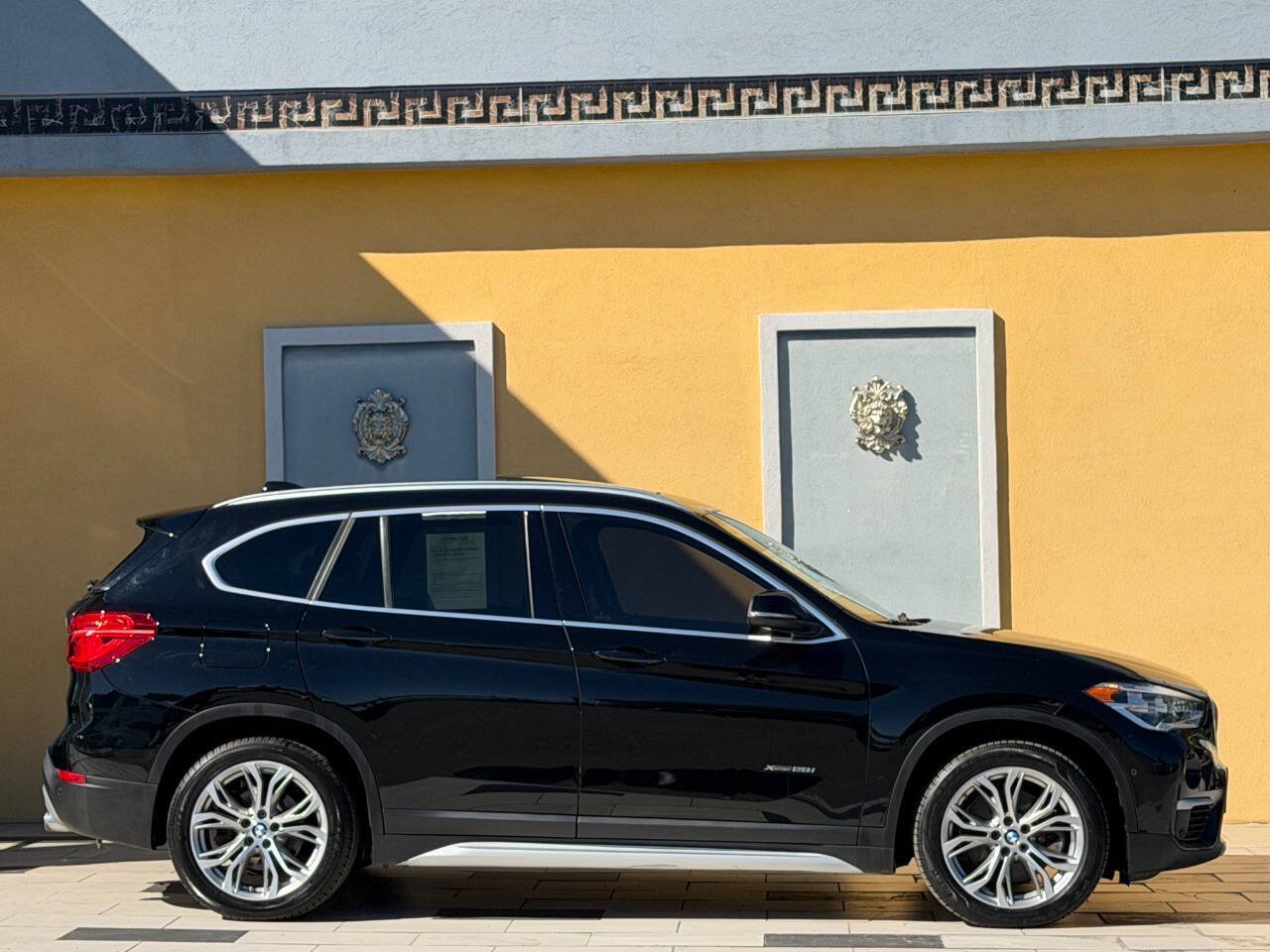 Used 2017 BMW X1 xDrive28i AWD/4WD image 7