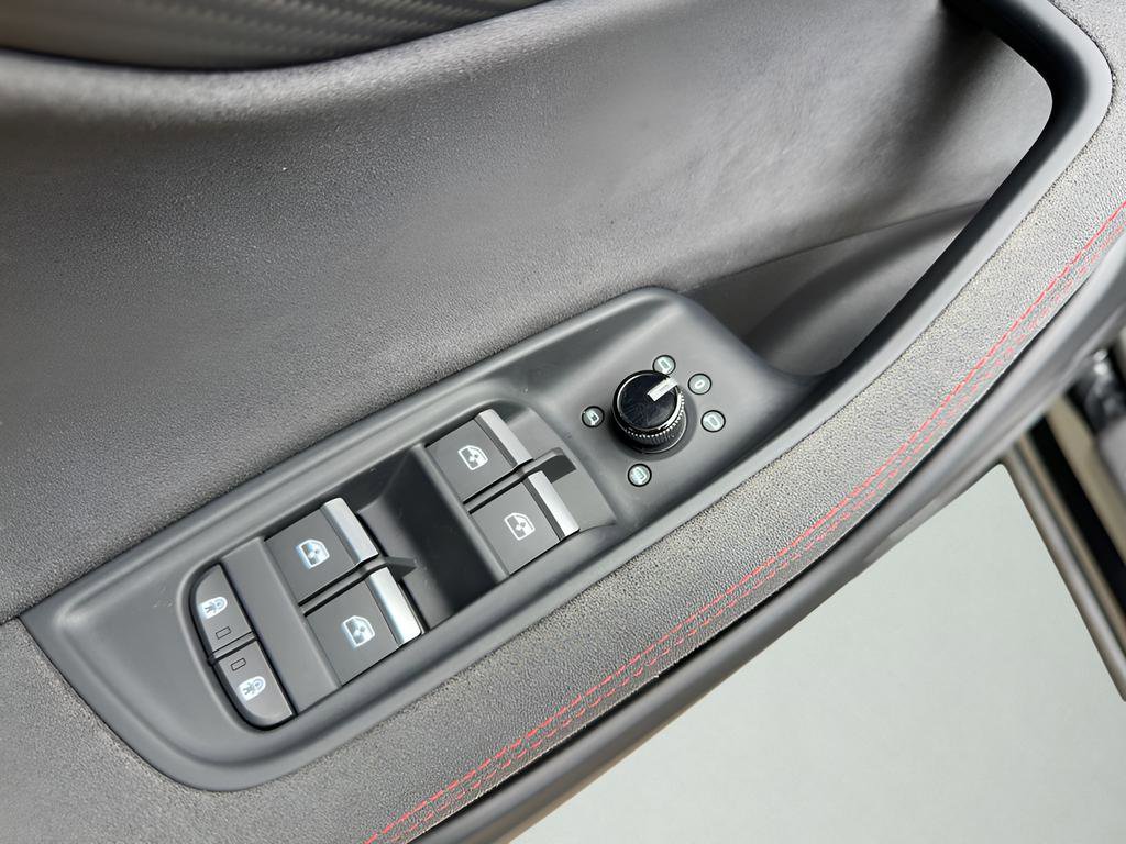 Certified 2025 Audi RS Q8 performance image 54