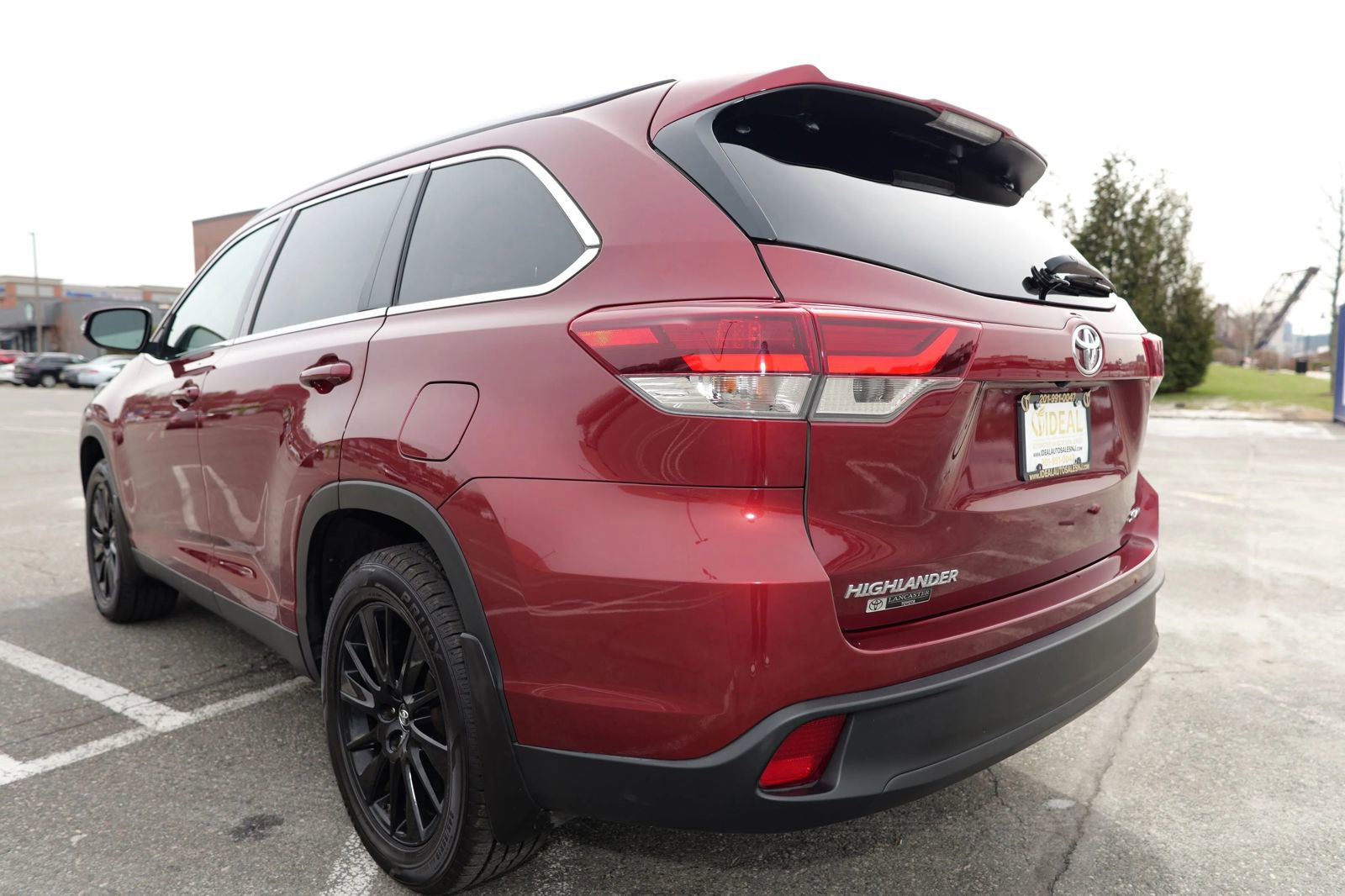Used 2019 Toyota Highlander SE AWD/4WD image 9